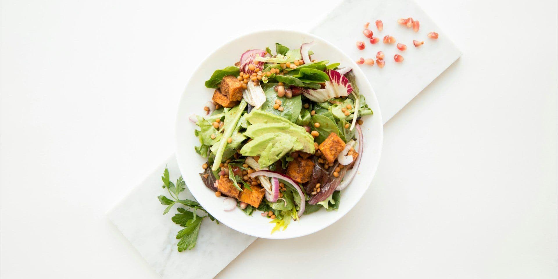 Експериментуйте. Як зробити салат збалансованою стравою - Health is Wealth